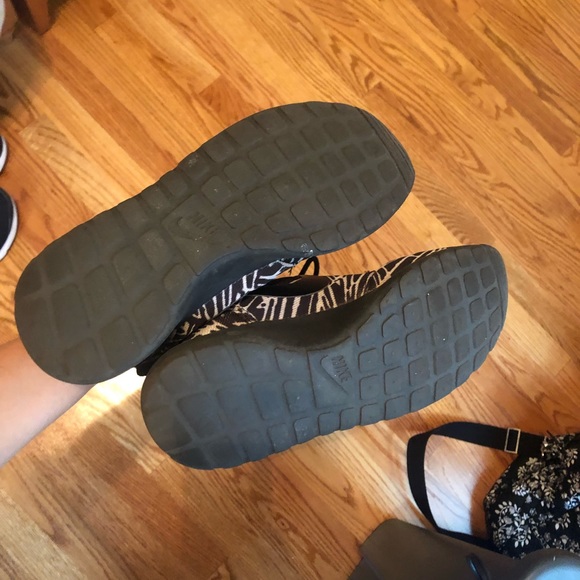 Nike Roshe - Picture 3 of 3